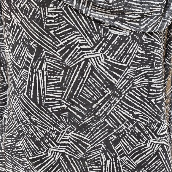 Ella Rafaella Blouse Womens Size 1X Black White Cowl Neck Top Abstract Print - Picture 7 of 8